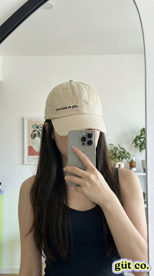 「You Look So Güt」翻轉文字刺繡老帽 (顯臉小/修飾臉型) 